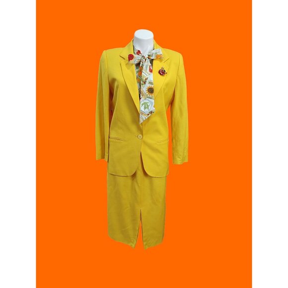 1980's Golden Yellow Saddlebred Linen Skirt Suit - Picture 6 of 16